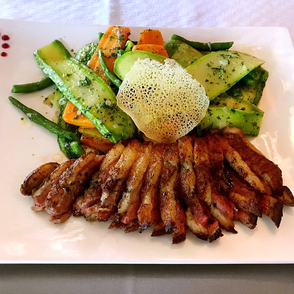 THE LITTLE COURT: Boulevard Marcoz, Mahajanga