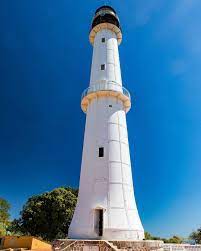 Katsepy, its lighthouse and Cirque Bleu